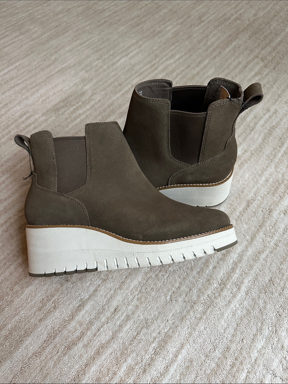 Cole Haan Women's Zerogrand City Wedge Waterproof Boots Olive Suede Lugged Sz 8